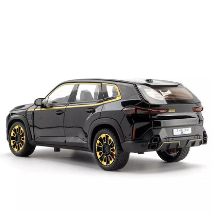 1:24 scale BMW XM sound and light display car six-door pullback alloy spray paint car 8 display boxes included.